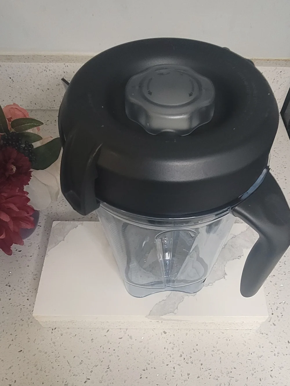 Replacement Clear Blender Pitcher with Black Lid and Handle